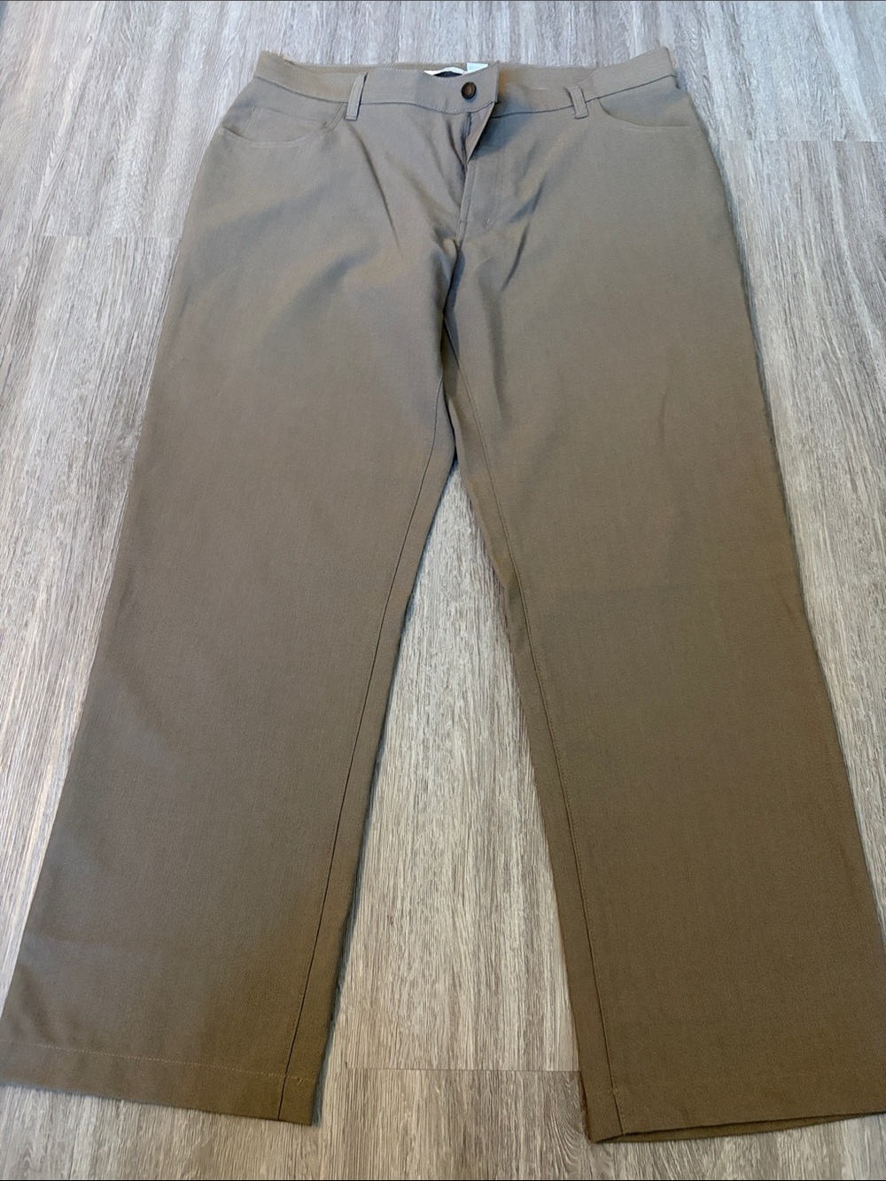 Perry Ellis Men's Dress Pants in Taupe